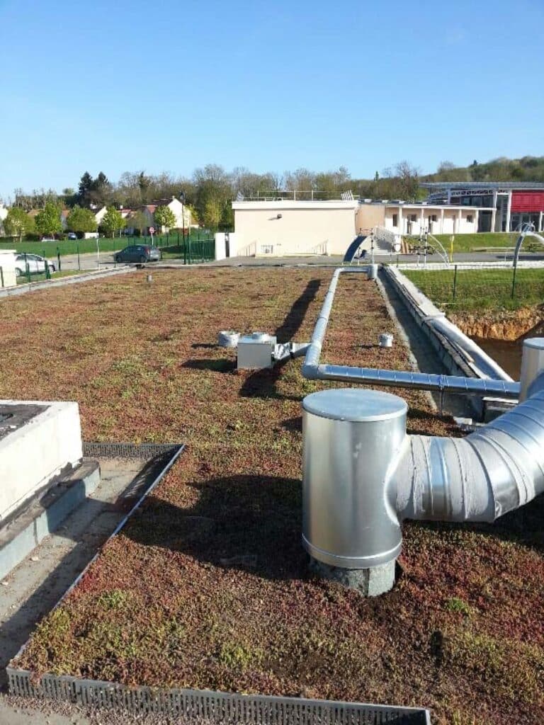 Étanchéité de terrasses végétalisées à Marines (95), chantier LCIE Étanchéité