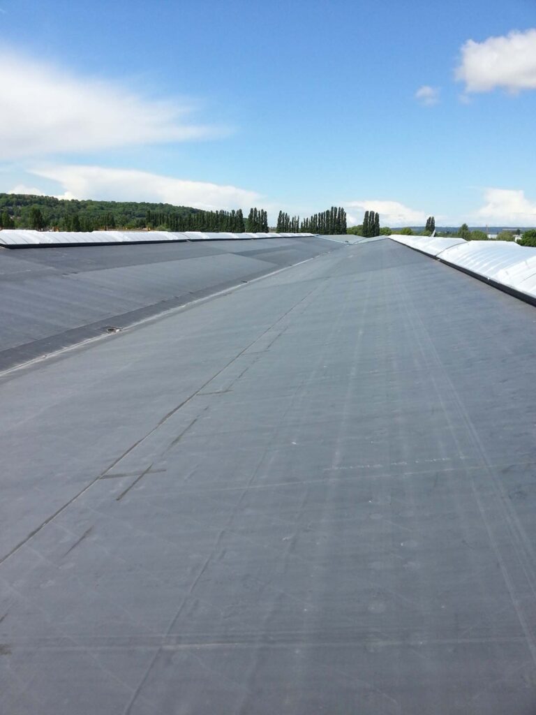Chantier LCIE à Bruyères-sur-Oise — Étanchéité EPDM — vue 1
