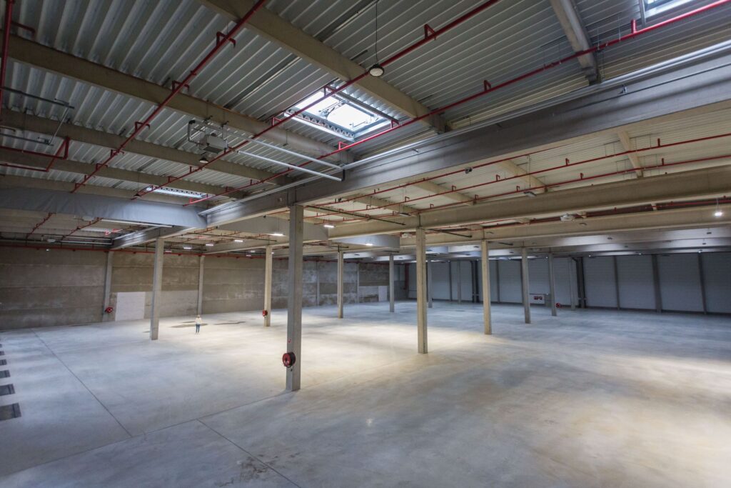 Écran de cantonnement souple au Plessis-Belleville (60), chantier LCIE Étanchéité