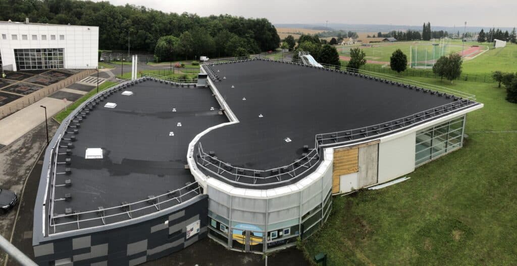 Toiture-terrasse avec étanchéité bicouche à Méru — chantier LCIE