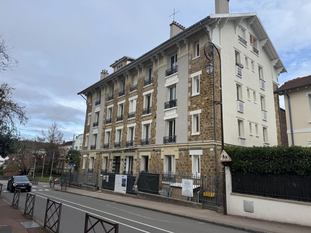 Immeuble de logements à Viroflay (78), façade sur rue
